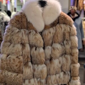 Luxurious Tan Lynx Fur Jacket